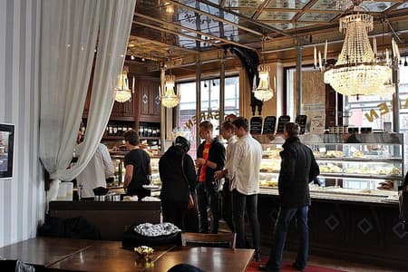 Haga Sightseeing Tour