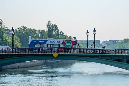 Paris Tootbus Must See Hop-on Hop-off Bus Tour with Seine River Cruise