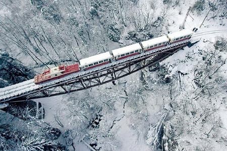 Private Tour to Bakuriani Ski Resort and the Legendary Borjomi