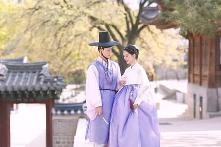 Gyeongbokgung Palace Hanbok Rental Experience in Seoul