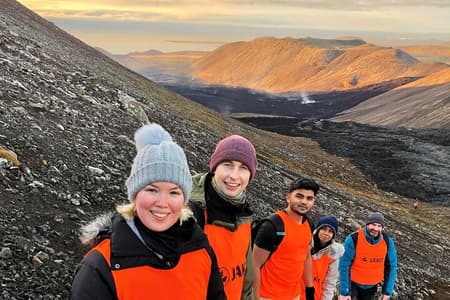 Caminata por el sitio de la erupción del volcán y visita a Reykjanes desde Reikiavik