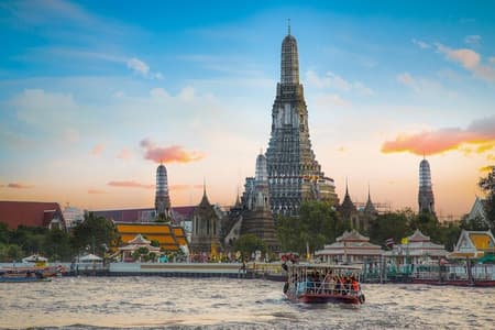 Wat Pho and Wat Arun Walking Tour: Last-minute Booking Available