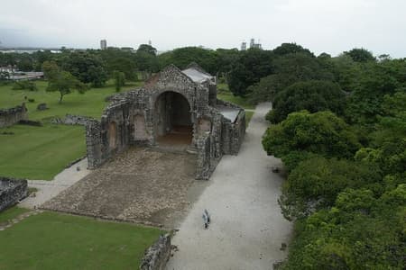 Yacimiento arqueológico. Entrada para Panamá La Vieja