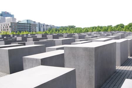 Berlin's Best: 2 Hour Walking Tour Third Reich and the Cold War