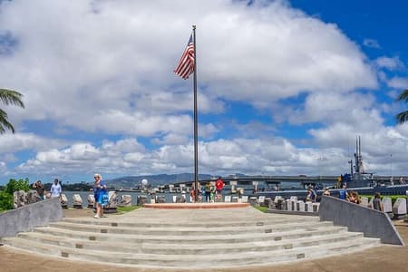 Deluxe Pearl Harbor USS Arizona Memorial and Honolulu City Tour