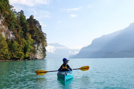 Kayak Tour of the Turquoise Lake Brienz