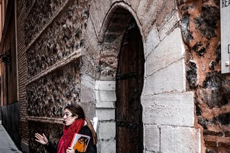 Madrid sombre : Tortures, fantômes, crimes et légendes