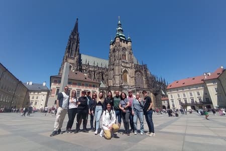 Tour of the Castle and Malá Strana based on Tips
