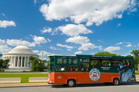 Hop-On Hop-Off Trolleytour met 21 haltes + Arlington Cemetery Tour