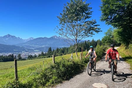 Tour panorámico en bicicleta eléctrica por la ciudad y la montaña de Innsbruck