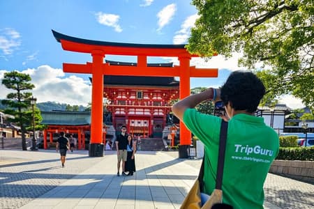 Kioto: visita guiada a pie para grupos pequeños de Fushimi Inari Taisha