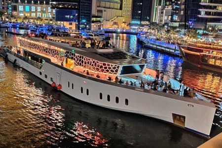 Luxusyacht-Dinner-Kreuzfahrt in Dubai