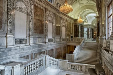 Visita sin colas al Museo Sisi, el Hofburg y los jardines de Viena