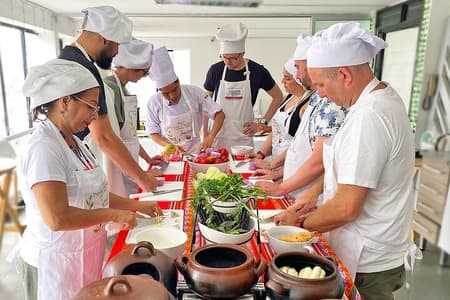 Lezione di cucina peruviana, tour del mercato locale e degustazione di frutta esotica