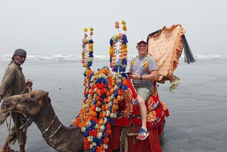 Karachi Half Day City Tour with Local Snacks and Private Transfer