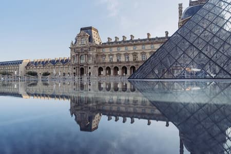 Louvre Museum Masterpieces Guided Tour with Access