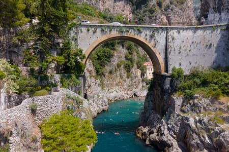 Tour in barca della Costiera Amalfitana per piccoli gruppi da Amalfi