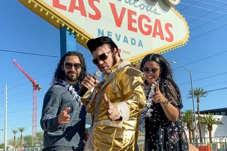 Gold Elvis Hochzeit oder Gelübde Erneuerung bei Las Vegas Zeichen
