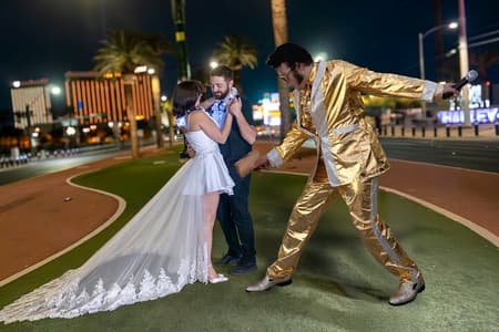 Gold Elvis Hochzeit oder Gelübde Erneuerung bei Las Vegas Zeichen