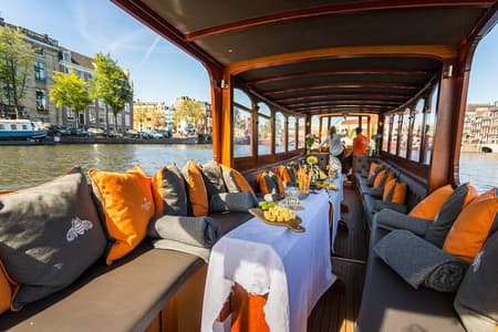 Amsterdam Classic Saloon Boat Cruise with Drinks and Cheese