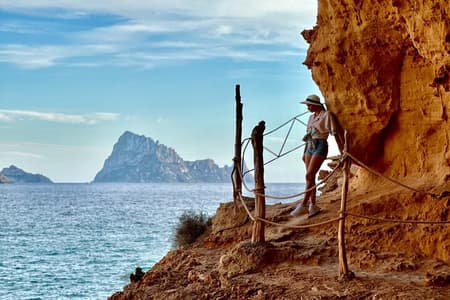 Ibiza - Secret Spots Tour in Land Rover Defender