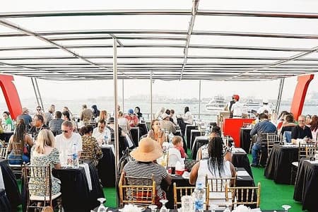 Dîner croisière sur la marina de Dubaï avec spectacle de divertissement