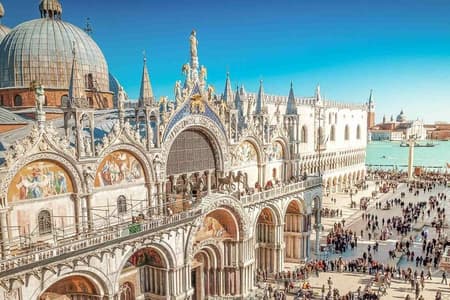 Calle. Experiencia en la Basílica de San Marcos con audioguía en varios idiomas