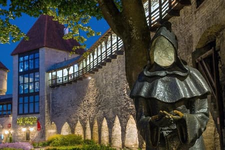 Excursão a pé histórica guiada pela cidade velha de Tallinn