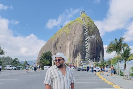 Tour al Peñol de Guatapé y Barco con Almuerzo y Desayuno