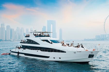 Dubai : Luxe Superjacht met Live DJ, Zwemmen & Open Bar