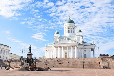 Helsinki & Suomenlinna: City Highlights Tour with Ferry Ride