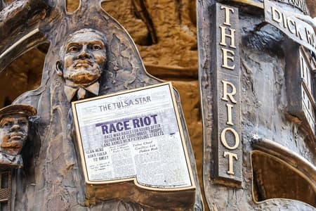 Tour a piedi autoguidato del massacro di Black Wall Street 1921 di Tulsa