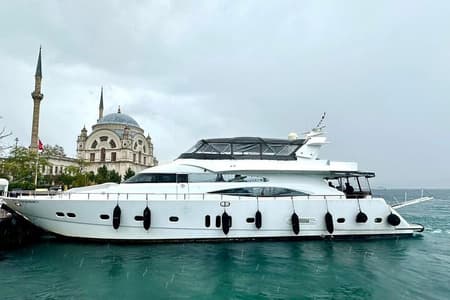 Bosphorus Yacht Cruise with a Visit to Kanlica in Asian Side