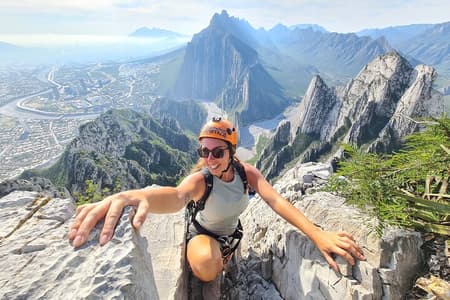 Senderismo Escalada Y Rapel En El Nido De Los Aguiluchos