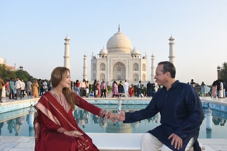 All Inclusive Day Trip to Taj Mahal, Agra Fort and Baby Taj from Delhi by Car