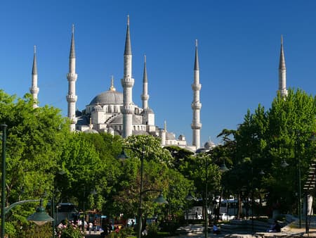 Byzantine and Ottoman Relics:Blue Mosque,Hagia Sophia,Topkapi Palace & Grand Bazaar - Full-Day