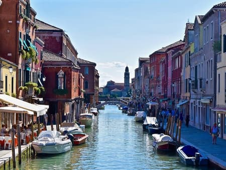 Murano and Burano Islands Guided Tour by Private Boat