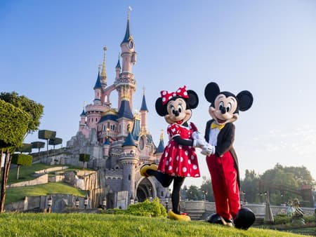 Disneyland® Paris Express: A Magical Day in Disneyland from Paris