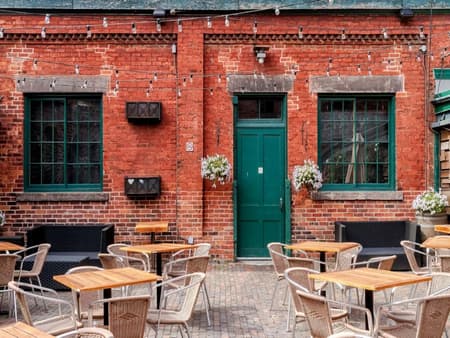 Brews, Bacon and Butter Tarts - Half-Day Guided Walking Tour