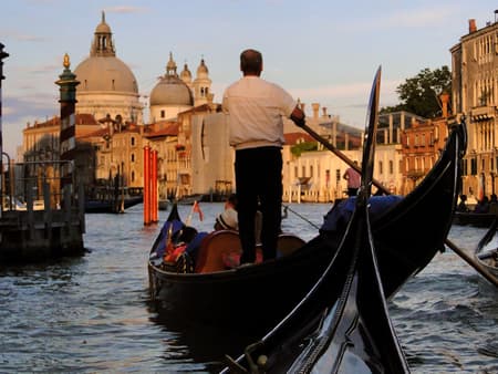 Tour mattutino a piedi di Venezia e giro in gondola
