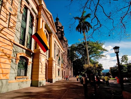 Visita privada a Medellín y al Museo Antioquia