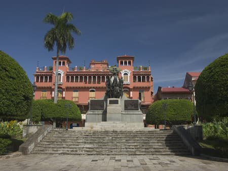 The Best of Panama: City, Canal and Shopping