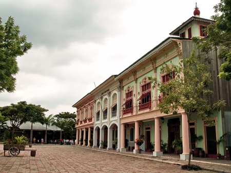 City Tour of Guayaquil + Historical Park