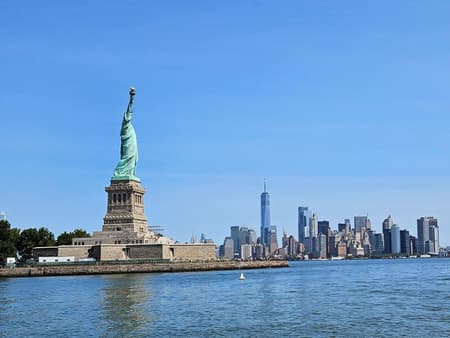 Tour guiado sin colas por la Estatua de la Libertad y Ellis Island