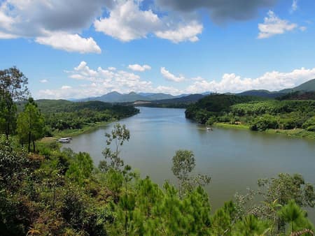 Half Day Perfume River Boat Trip and Minh Mang Tomb from Hue City