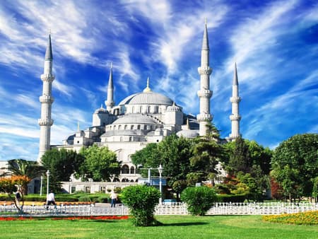 Istanbul with Blue Mosque, Hagia Sophia, Topkapi Palace and Grand Bazaar - Full-Day Tour