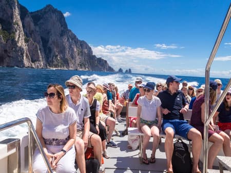 Special Offer: Capri Minicruise and City Sightseeing Daily Trip