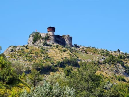 Petrele Castle Halbtagestour 