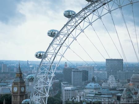 Autobús turístico de época con crucero por el Támesis y la London Eye