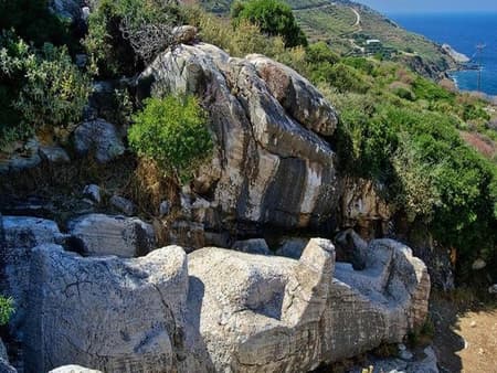 Explore the Island of Naxos by bus - Full-Day Tour